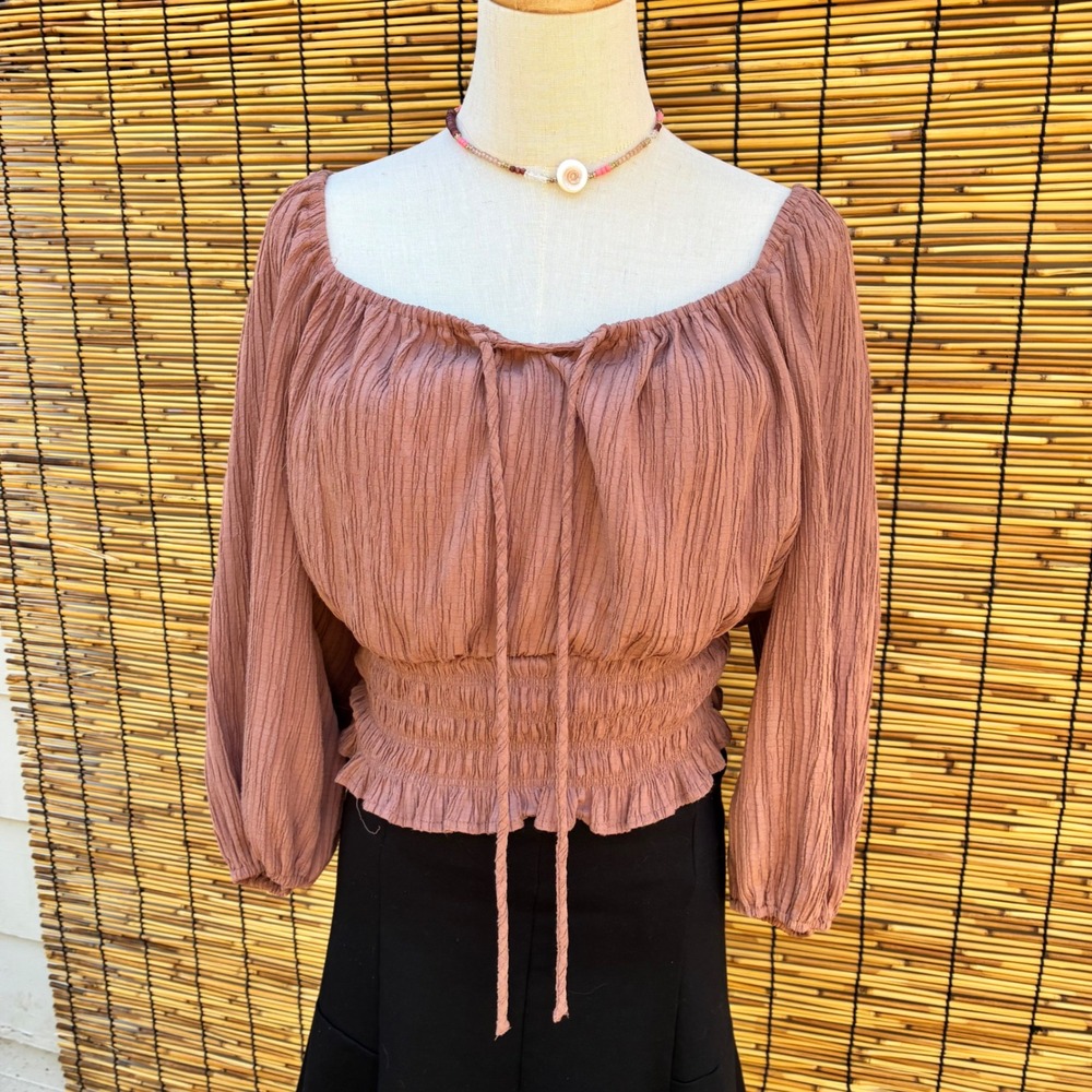 Lush Mauve Brown Crinkle Smocked Crop Top Long Sleeve Blouse‎ T17154-I Womens M